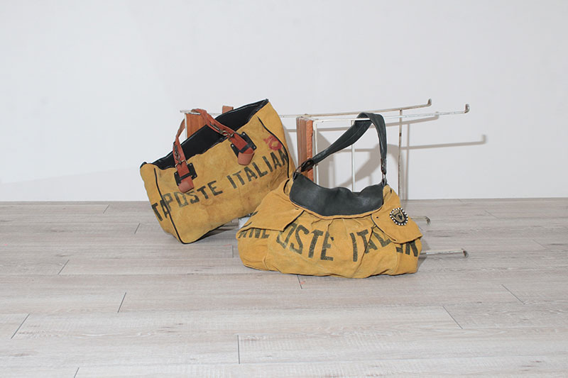 dellecoseのバッグ写真