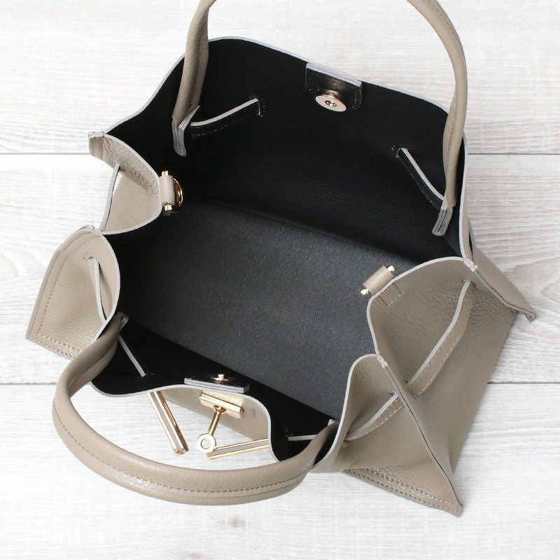 ライトトープ内装画像