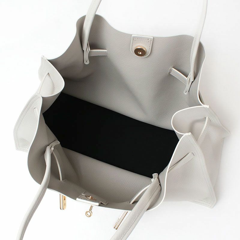 アイスグレー内装画像