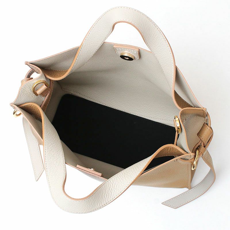 カプチーノ内装画像