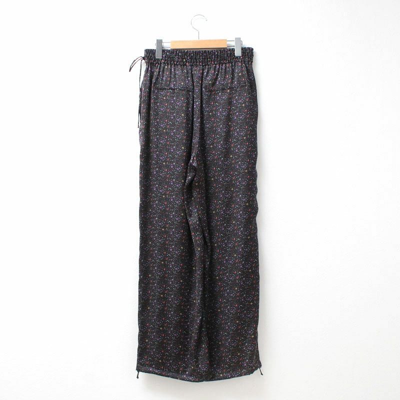 プリントパンツの背面画像