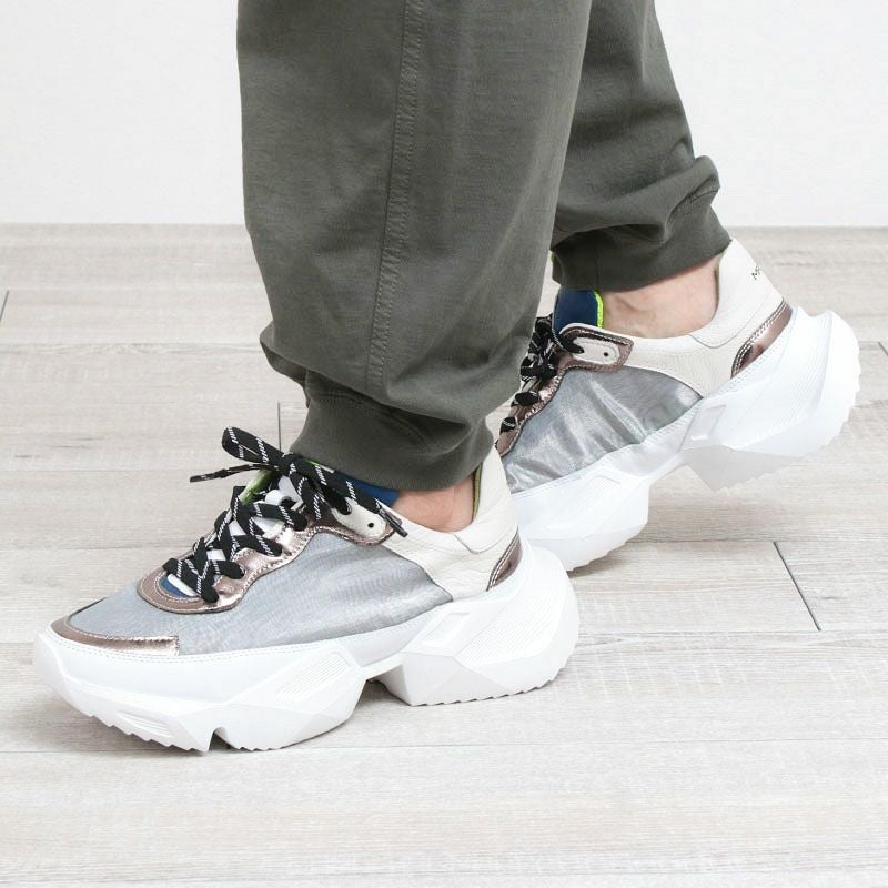 シルバー履き画その１