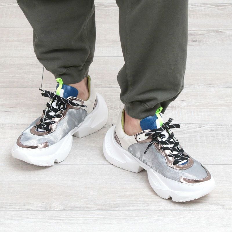 シルバー履き画その２