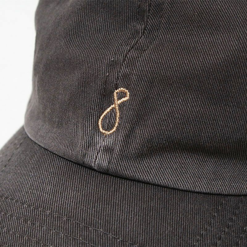 刺繍ディテール