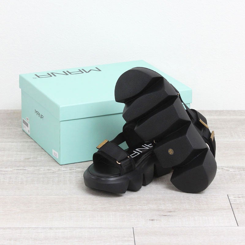 アウトソールとBOX