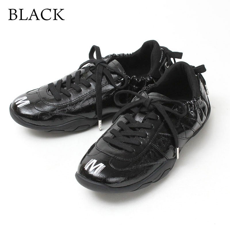 ブラック